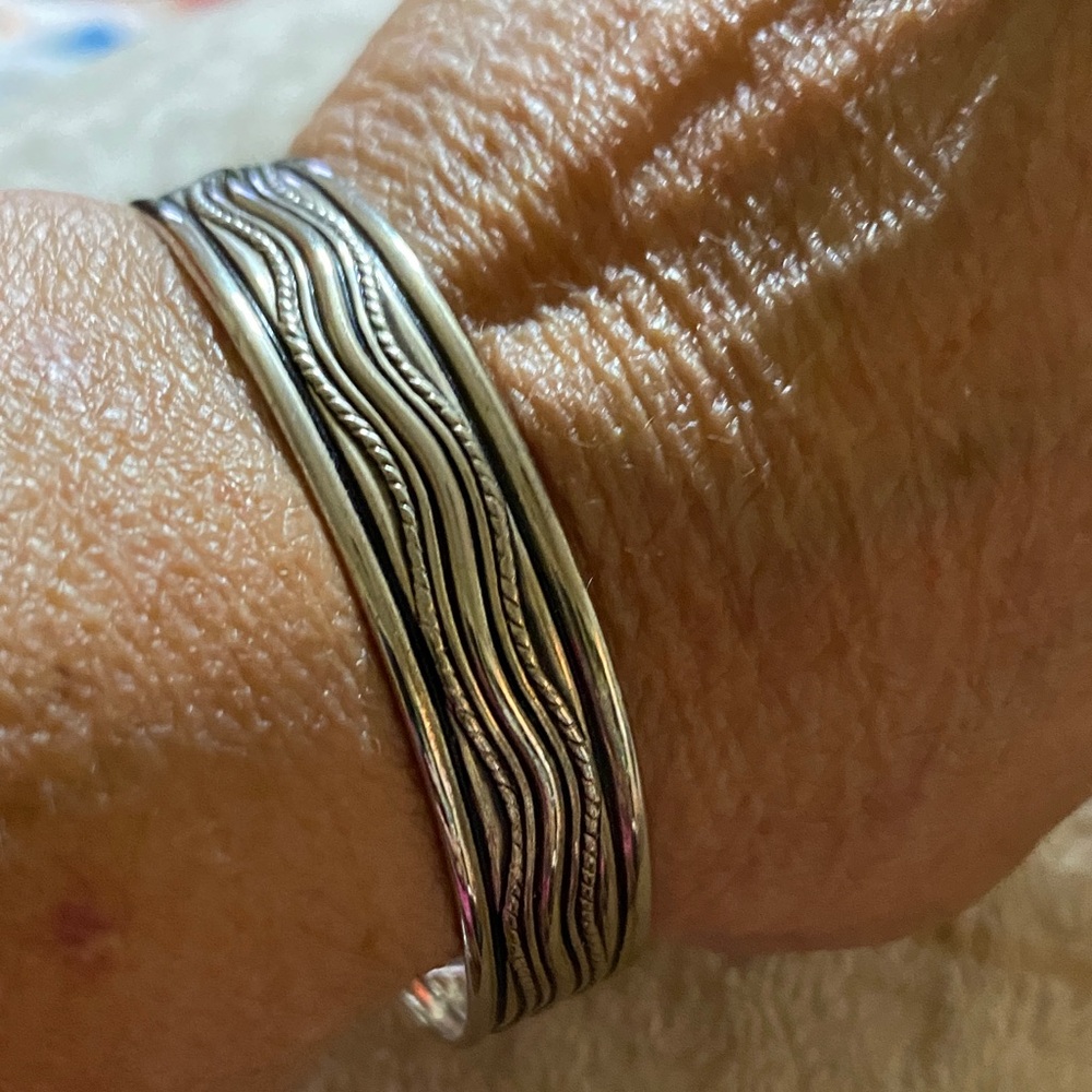 Men’s or Women’s Silver tone Wave Cuff Bracelet adjustable 1/2 “ wide